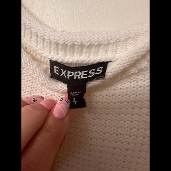 Chic and Comfortable Open Sleeve White Sweater - Perfect for Any Occasion - Picture 2 of 2